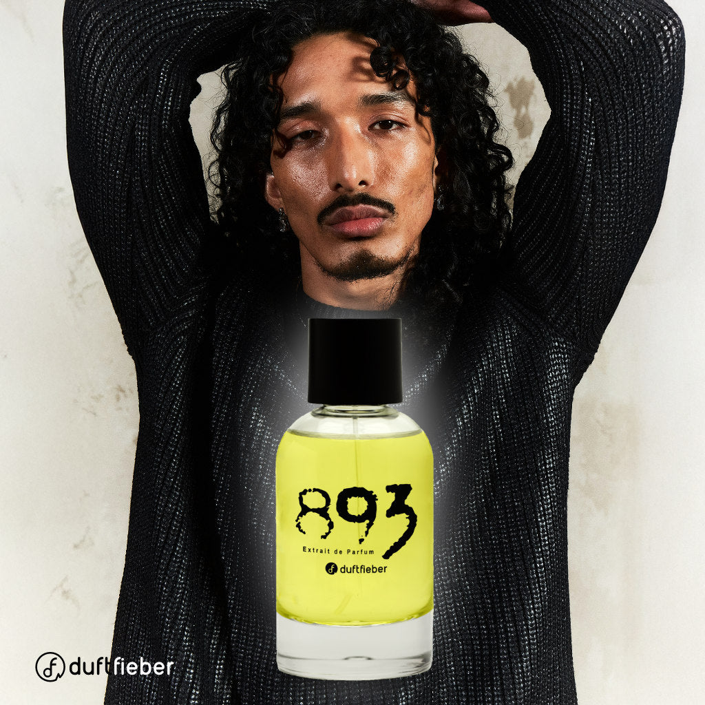 893