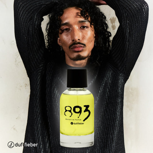 893